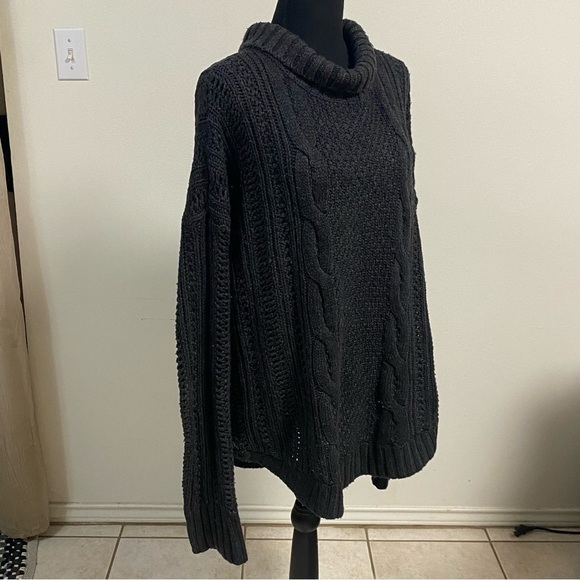 Victoria’s Secret Wool Blend Oversized Cable knit Sweater Size XL - Picture 4 of 12